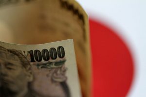 Read more about the article Yen Stages Comeback as Hedge Funds Trim Bets on US Rate Hikes By Bloomberg