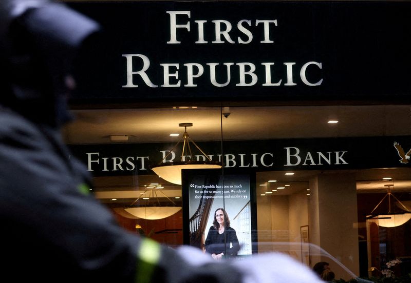 Read more about the article US mulls more support for banks while giving First Republic time – Bloomberg News By Reuters